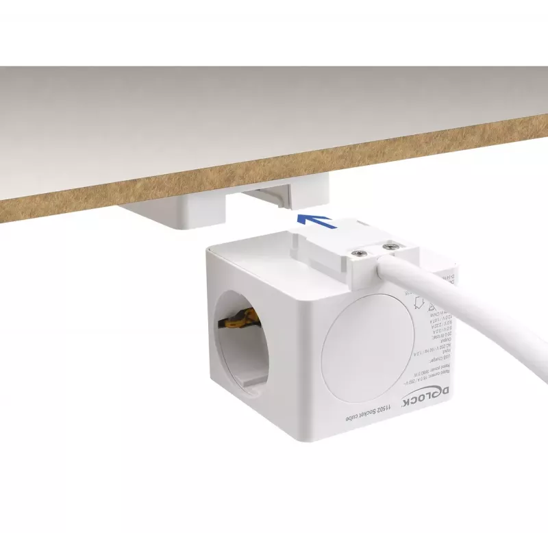 DeLOCK 11502 stroomverlenging 1,5 m 3 AC-stopcontacten binnen wit