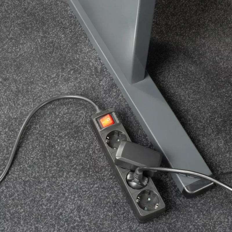 ACT stekkerdoos met verlichte schakelaar, 4 stopcontacten, 2 m, zwart