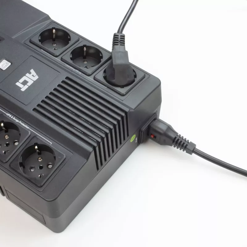 ACT netsnoer CEE 7/7 stekker (haaks) - C13 IEC Lock zwart 5 m, EL269S