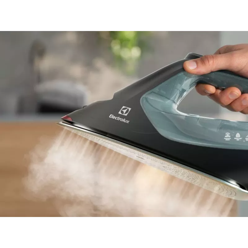 Electrolux E8SI2-8OG strijkijzer RESILIUM-zoolplaat 2800 W zwart, donkergroen