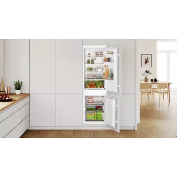 Bosch Serie 2 KIN86NSE0 koel-vriescombinatie inbouw 260 L