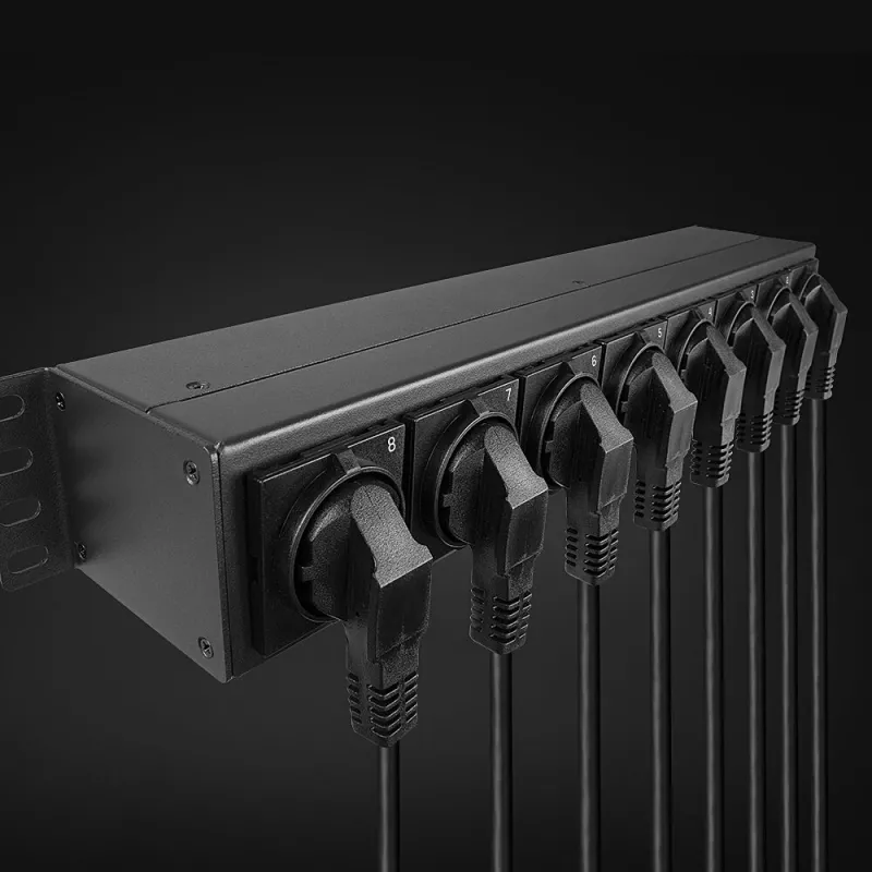 Lindy 73025 stroomverdeeleenheid (PDU) 8 AC-uitgangen 1.5U zwart