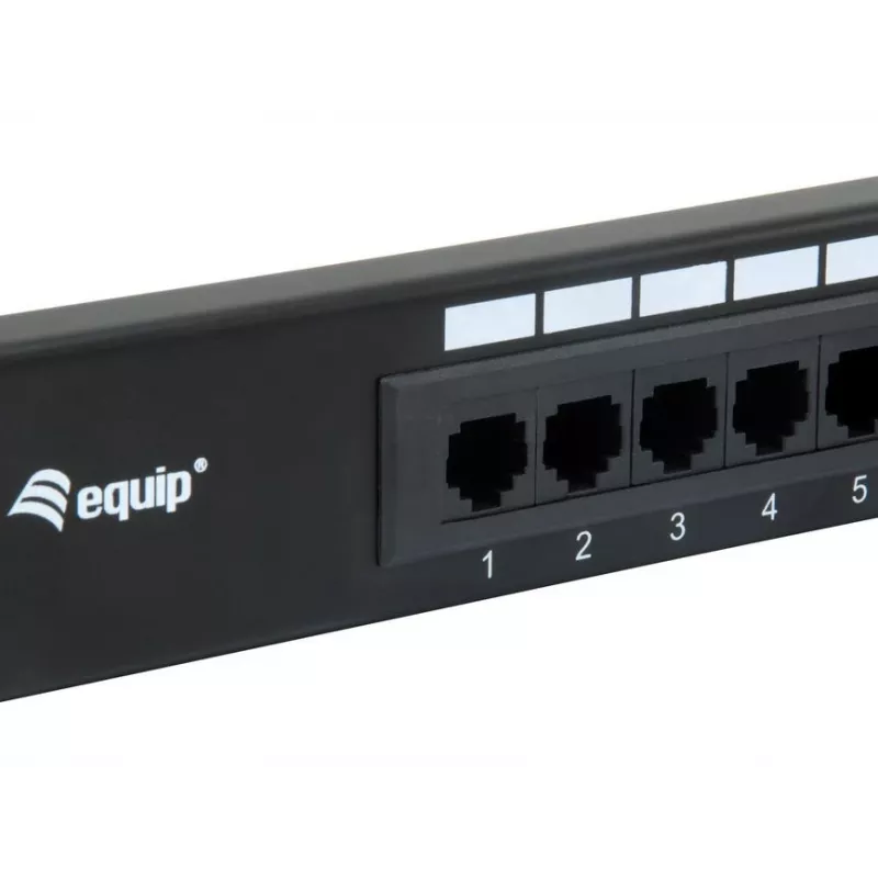 Equip 16-poorts Cat.5e ongeïsoleerd patchpanel, zwart