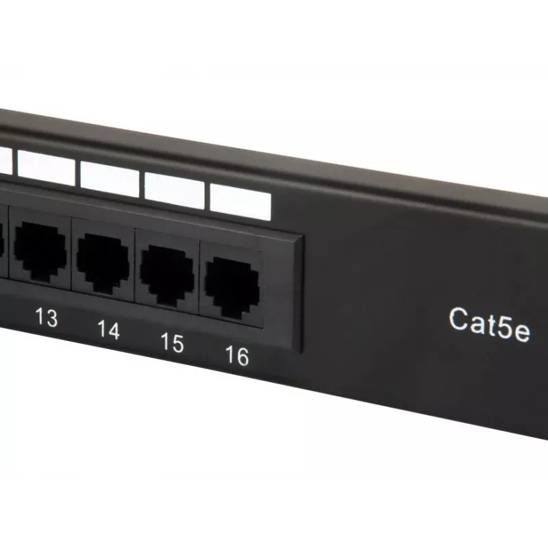Equip 16-poorts Cat.5e ongeïsoleerd patchpanel, zwart