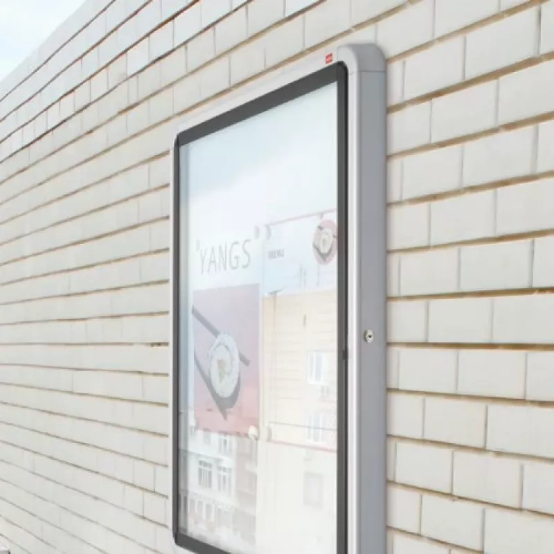 Nobo Premium Plus Outdoor magnetisch afsluitbaar mededelingenbord 6xA4