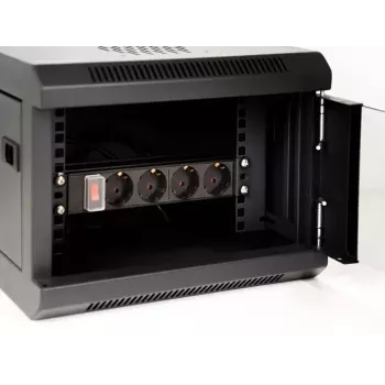 Stekkerdoos 4-voudig DeLOCK 10 inch 66817