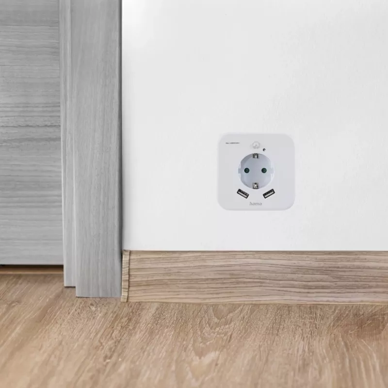 Hama 00223498 LED-nachtlampje met stopcontact, 2 USB-uitgangen, bewegings- en lichtsensor