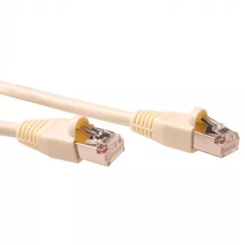 ACT Ivory 5 meter SF/UTP CAT5E patchkabel met rastangbescherming met RJ45-stekkers