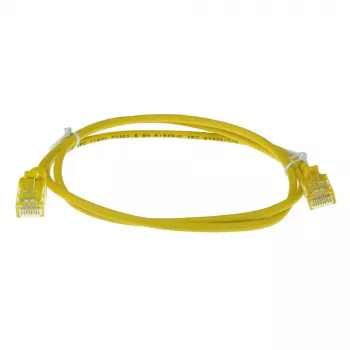 ACT Geel 7 meter LSZH U/UTP CAT6 datacenter slimline patchkabel met klikbescherming en RJ45-stekkers
