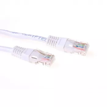 ACT wit 10 meter U/UTP CAT5E-patchkabel met RJ45-stekkers
