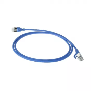 ACT blauw 10 meter LSZH U/FTP CAT6A datacenter slimline patchkabel met rastnasen RJ45-stekkers