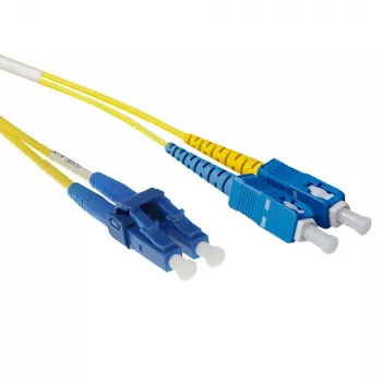 ACT 50 meter LSZH Singlemode 9/125 OS2 glasvezel-patchkabel met korte knikbescherming, duplex, LC/SC