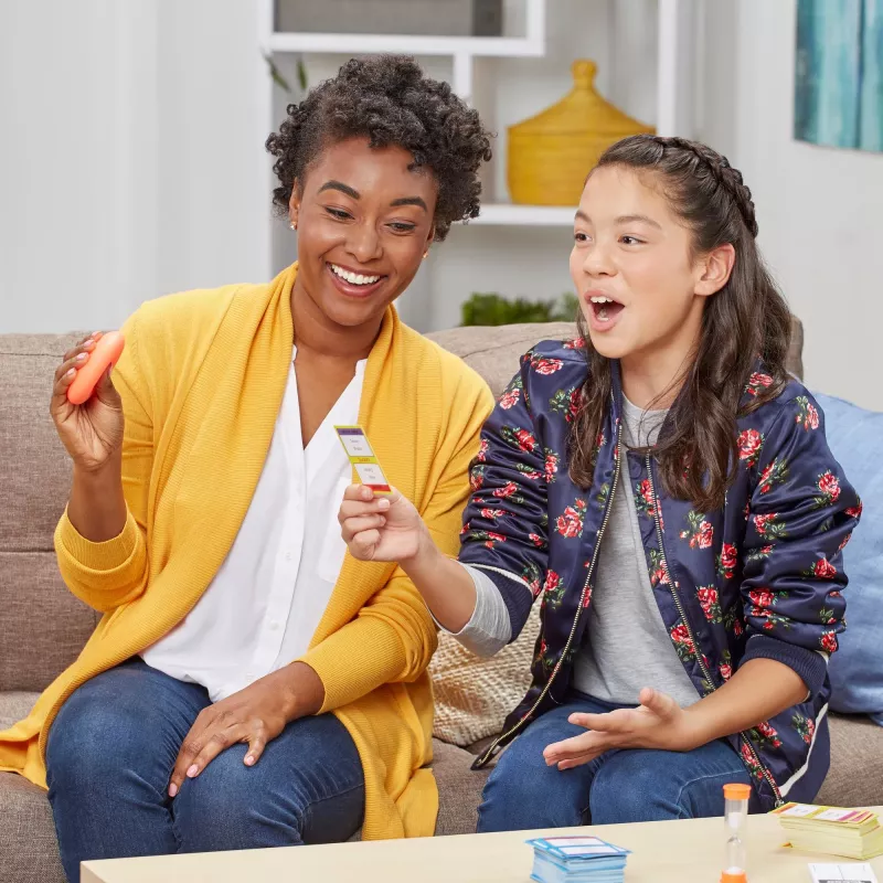Hasbro Taboo Kids vs. Parents, 8 jaar, familiespel