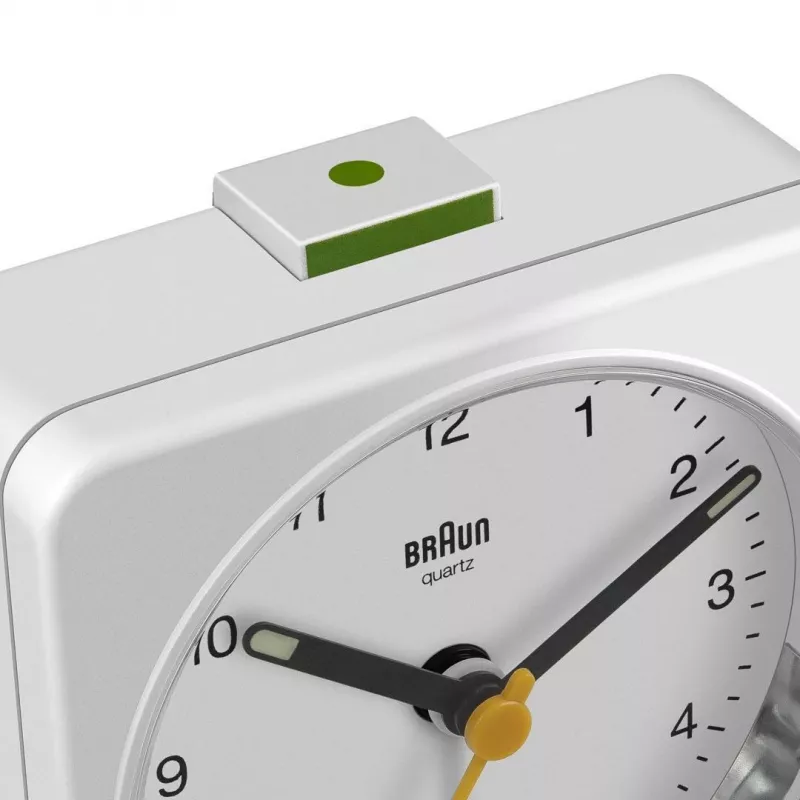 Braun BC03W quartzwekker wit