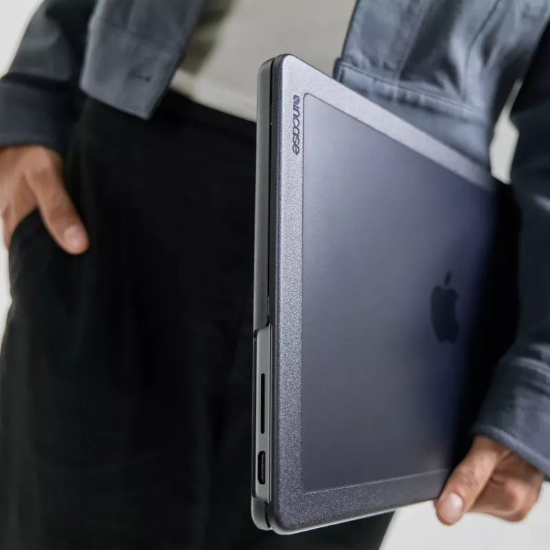 Incase Edge Hardshell Case met Makrolon® voor 14-inch MacBook Pro (M1-M4, 2021-2024)
