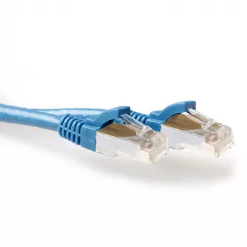 ACT Blauw 1,5 meter LSZH SFTP CAT6A patchkabel met knikbescherming en RJ45-stekkers
