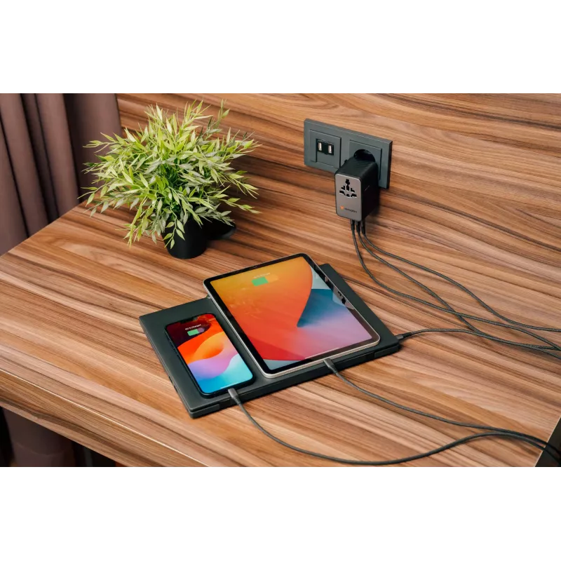 Verbatim Charge 'n' Travel 170W universele reisadapter zwart