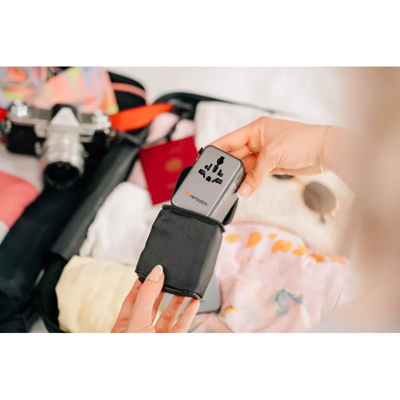 Verbatim Charge 'n' Travel 170W universele reisadapter zwart