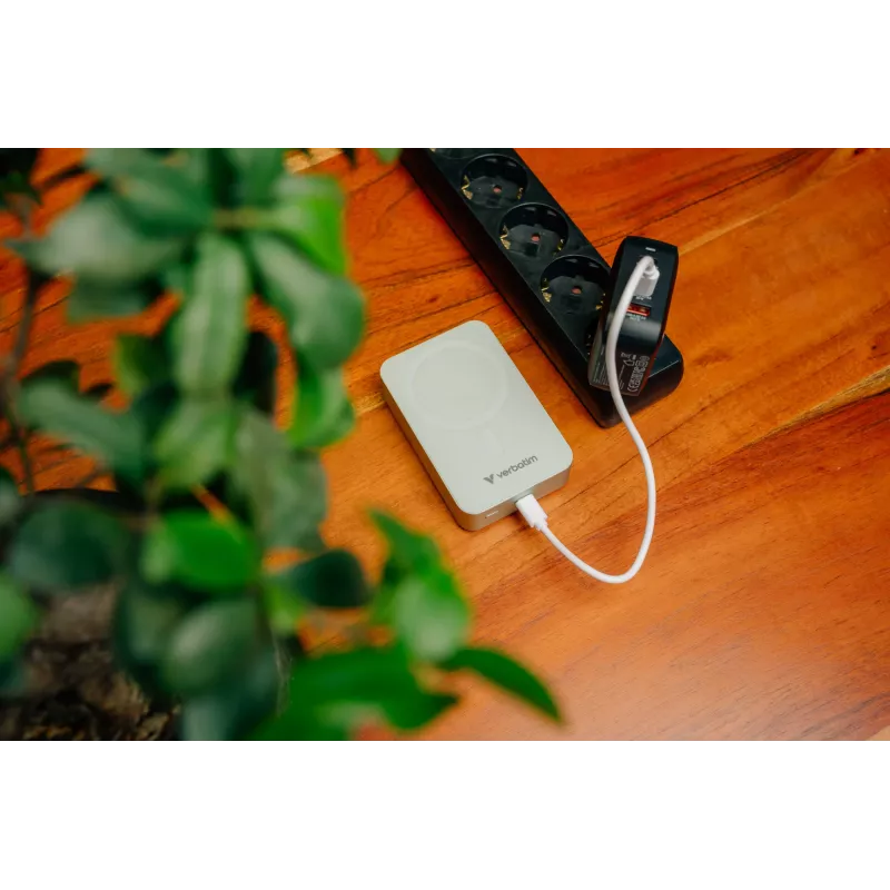 Verbatim Charge 'n' Go Essentials magnetische draadloze powerbank 20000 mAh groen