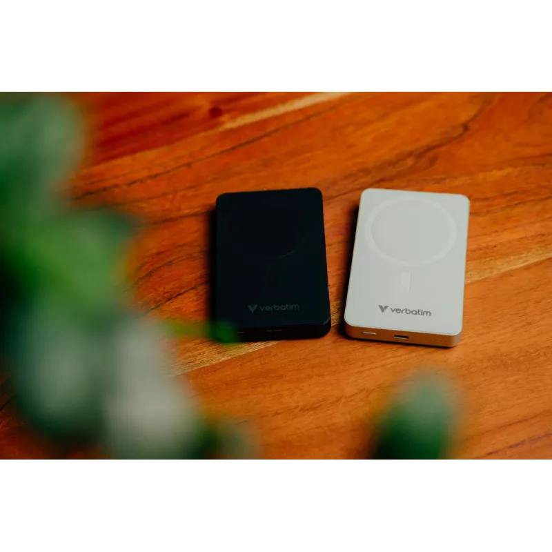 Verbatim Charge 'n' Go Essentials magnetische draadloze powerbank 10000 mAh zwart