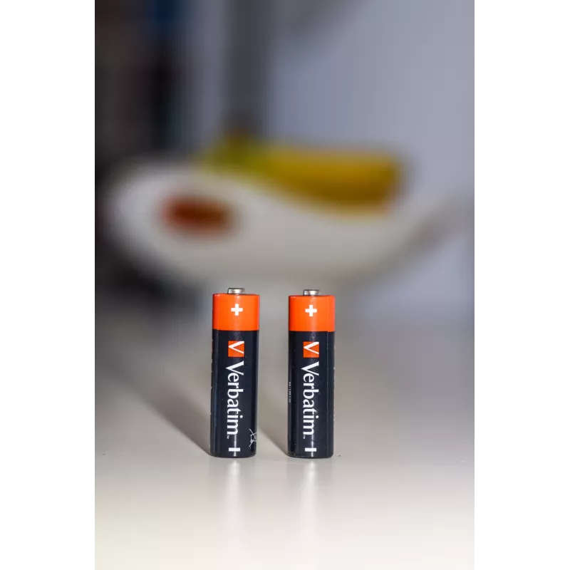 Verbatim AA alkalinebatterijen, wegwerpbatterij, AA, alkaline, 1,5 V, 10 stuks, zwart, rood
