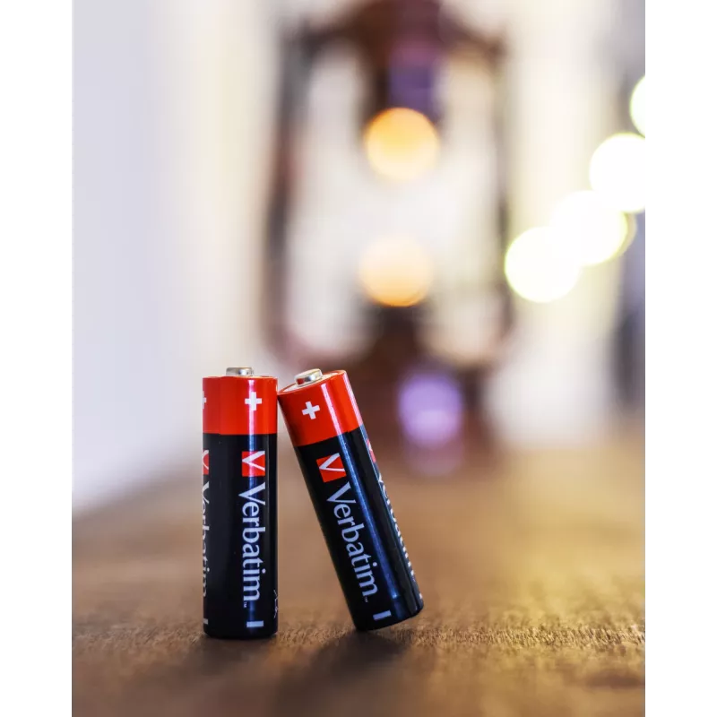 Verbatim AA alkalinebatterijen, wegwerpbatterij, AA, alkaline, 1,5 V, 10 stuks, zwart, rood