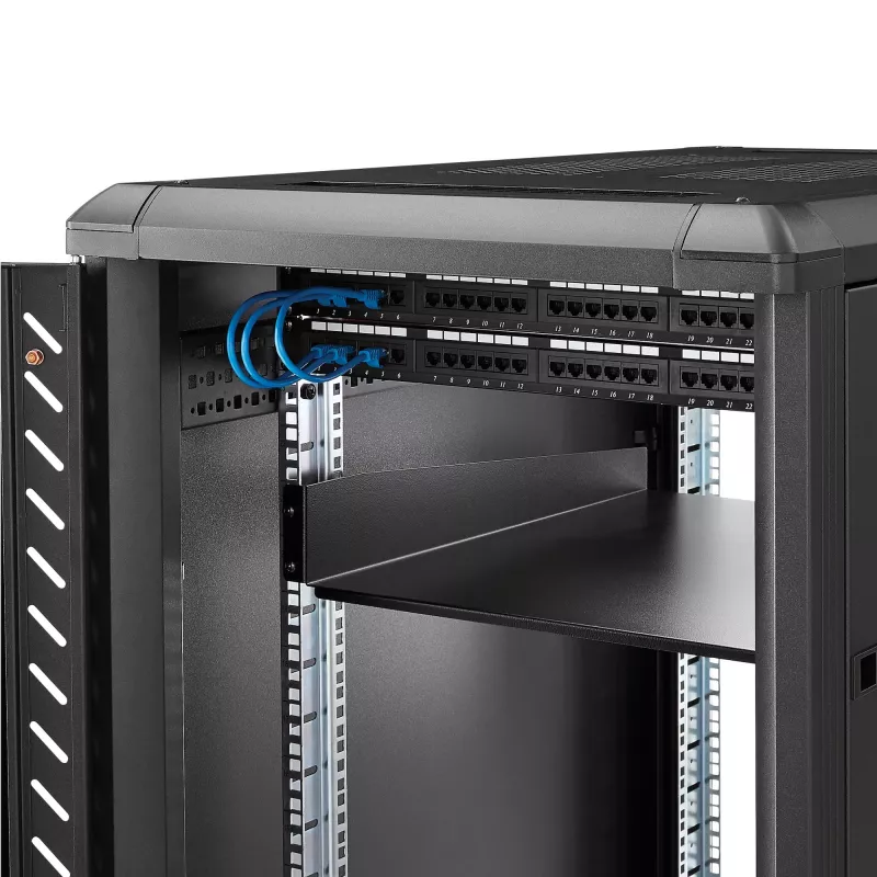 StarTech.com 2U serverrack-legbord – universeel uitschuifbaar rackmontagebord voor 19-inch netwerkapparatuurrack en -kast – hoogbelastbaar staal – draagvermogen 22,6 kg – 22 inch diepe lade, zwart