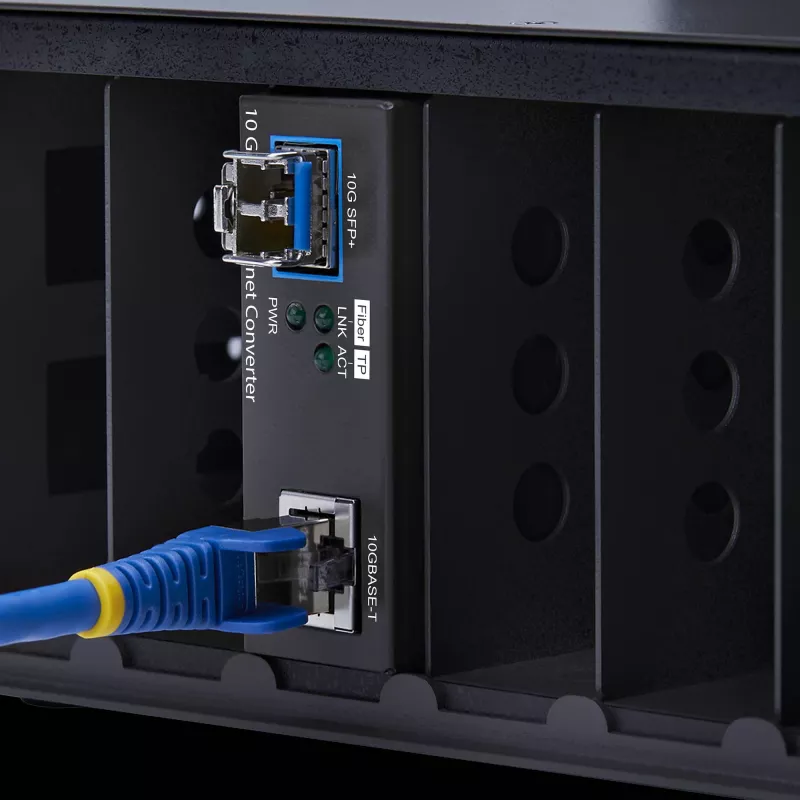 StarTech.com 10GbE SFP+ glasvezel mediaconverter, 10 Gigabit Ethernet RJ-45 naar 10GBASE-X SFP+, singlemode, multimode, 16K jumbo frames, TAA-conform
