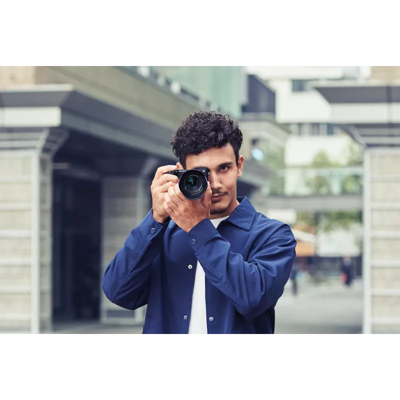 Sony α 6400 + SEL18135 MILC 24,2 MP CMOS 6000 x 4000 pixel zwart