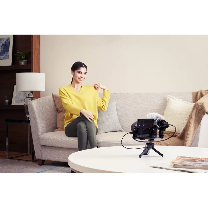 Sony α 6400 + SEL18135 MILC 24,2 MP CMOS 6000 x 4000 pixel zwart