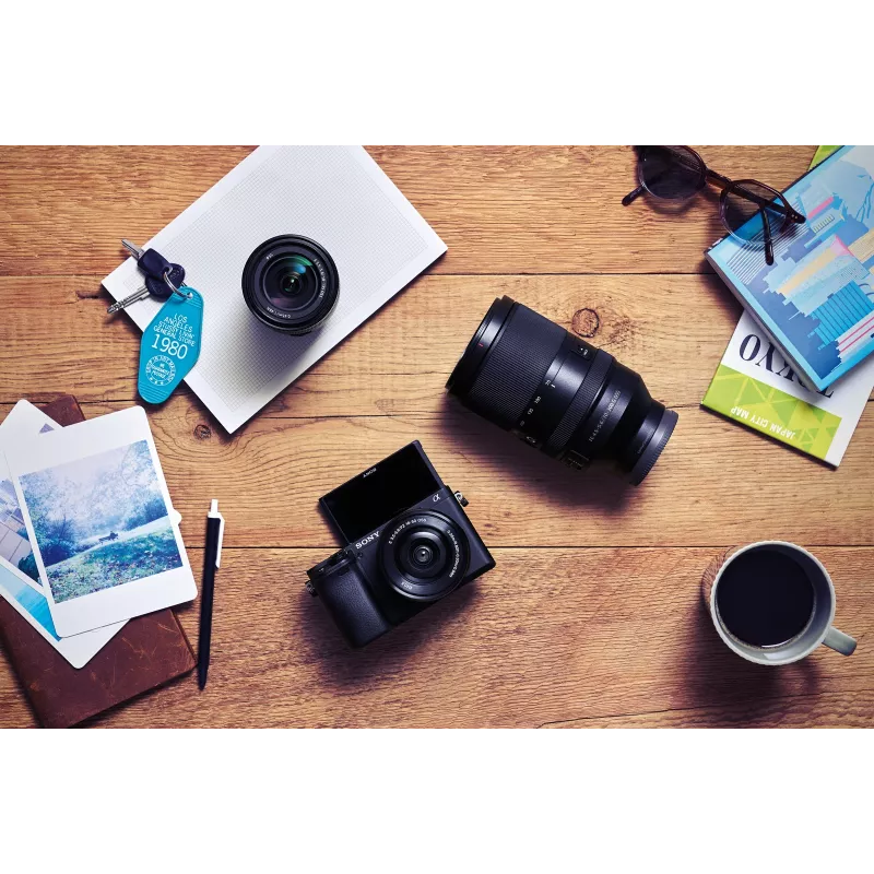 Sony α 6400 + SEL18135 MILC 24,2 MP CMOS 6000 x 4000 pixel zwart