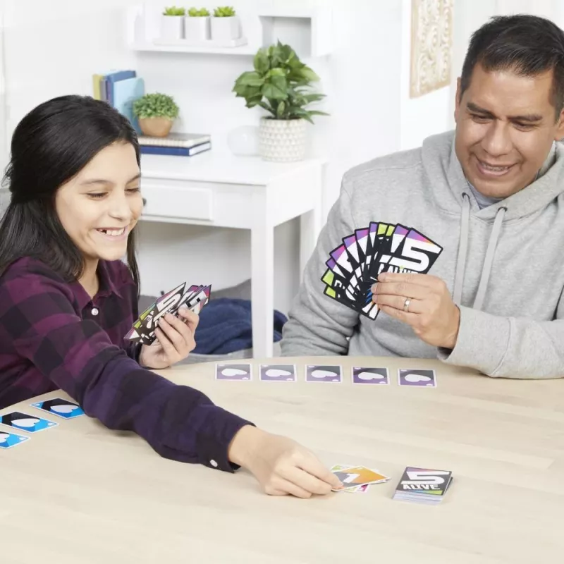 Hasbro Gaming F4205 5 Alive kaartspel verzamelstuk