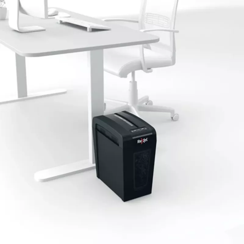 Rexel Secure X8-SL Whisper-Shred kruissnippel-papierversnipperaar P4