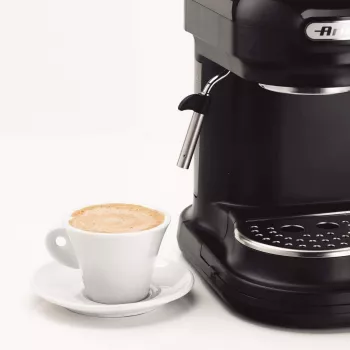 Ariete 1318 Moderna espressomachine met ingebouwde koffiemolen, voor koffiebonen en gemalen koffie, melkopschuimer voor cappuccino, filters voor 1 en 2 kopjes, 1080 W, 800 ml, zwart