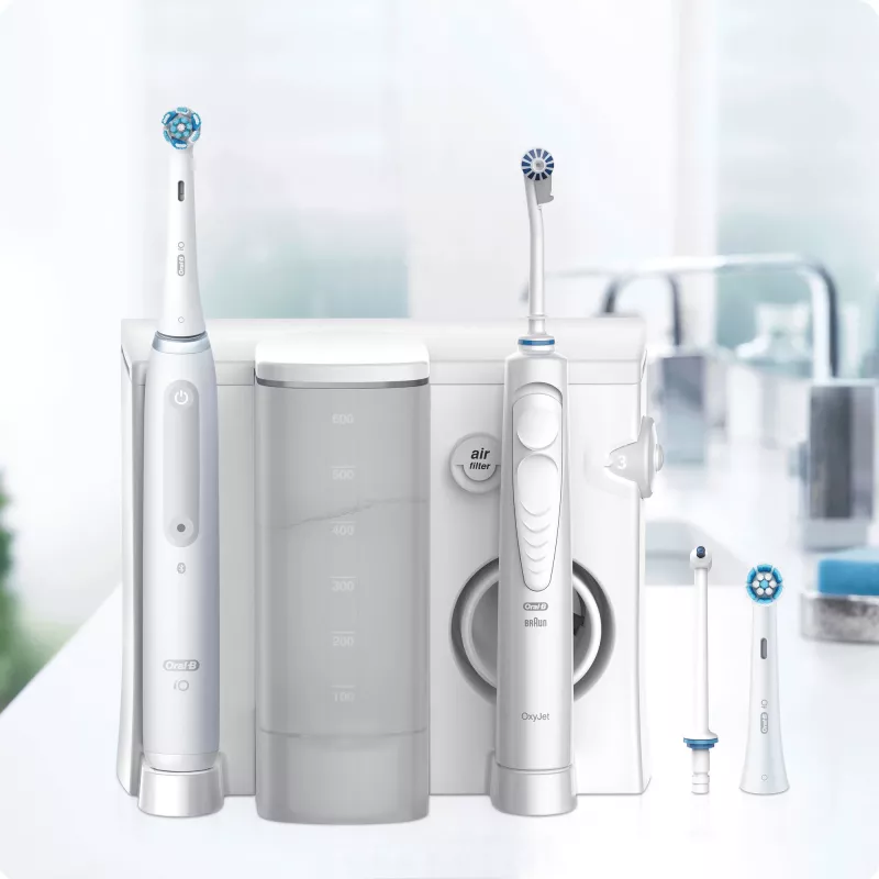 Oral-B iO4 & OxyJet mondverzorgingscentrum, wit