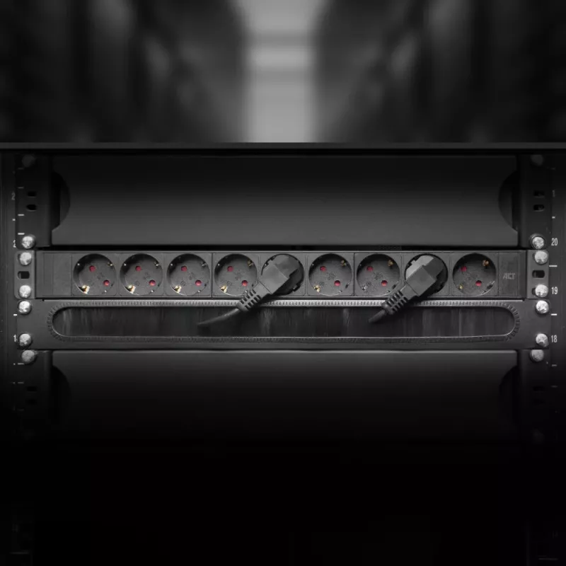 ACT verleng-PDU 19 inch CEE7/7 met 9 Type-F-stopcontacten, 3 m H05VV-F 3G1.5