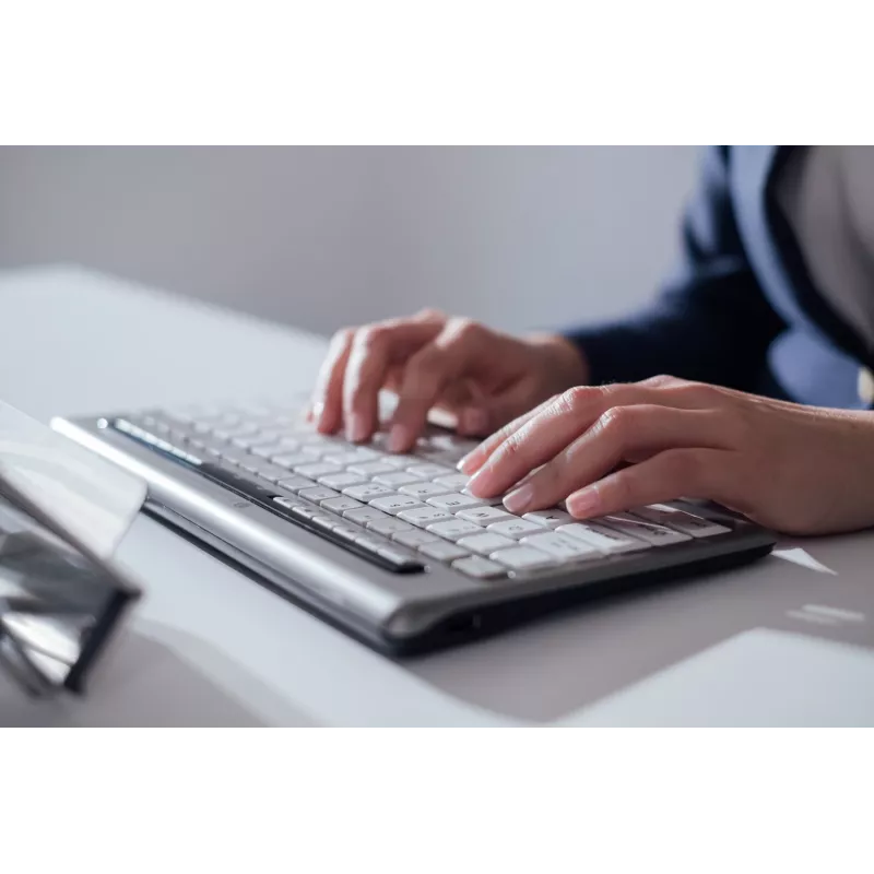BakkerElkhuizen S-board 840 BE Azerty, tenkeyless (80-87%), bedraad, USB, schaarschakelaars, AZERTY, lichtgrijs, wit