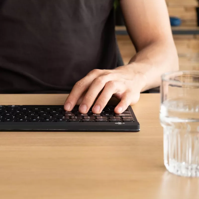 R-Go Tools ergonomisch toetsenbord R-Go Compact Break, compact toetsenbord met Break-software, QWERTY (NORDIC), Bluetooth, zwart