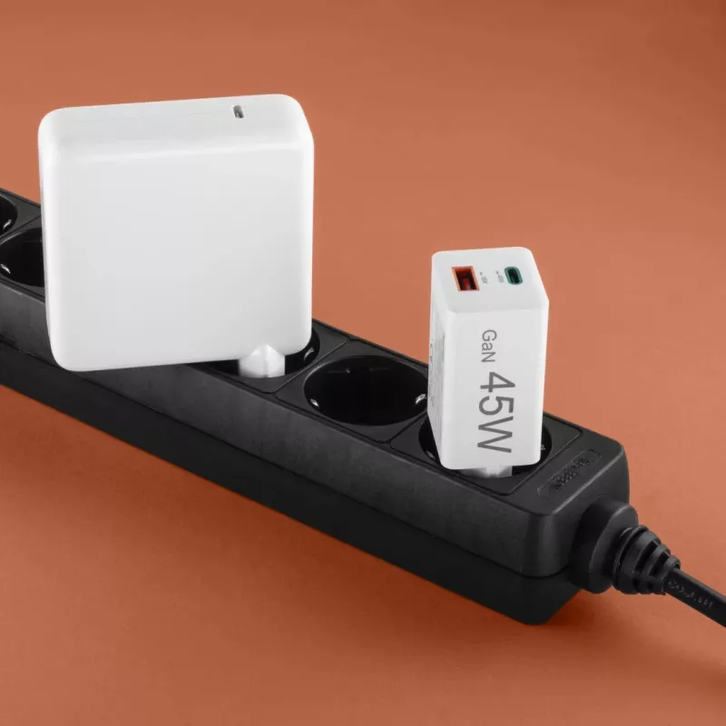 Hama 00125141 mobiele oplader universeel wit AC-snelladen binnen