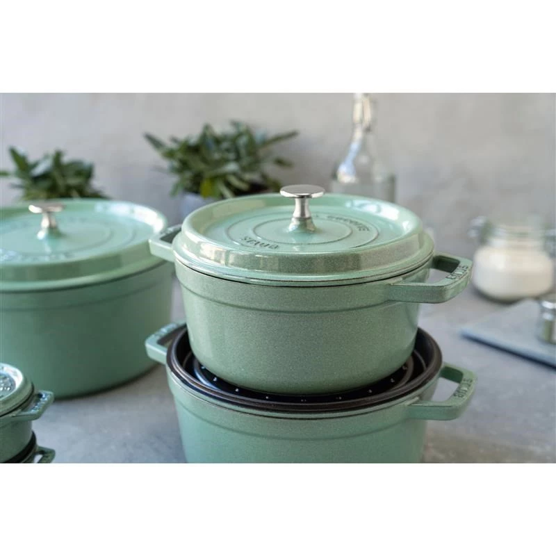 Staub ronde gietijzeren stoofpot 5,2 L, mint – La Cocotte 26 cm