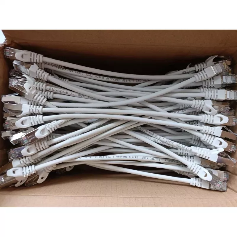 Equip 635513 Cat.6 S/FTP LSZH patchkabelset, RJ-45, 0,25 m, wit, 100 st.