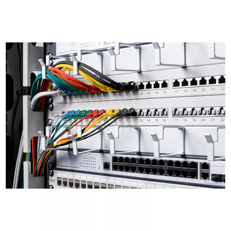 slank CAT6 U-UTP patchkabel van DIGITUS, 0,3 m, groen