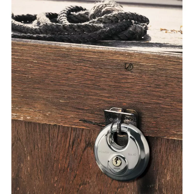 Discus-hangslot MASTER LOCK 70 mm RVS omwikkelde beugel