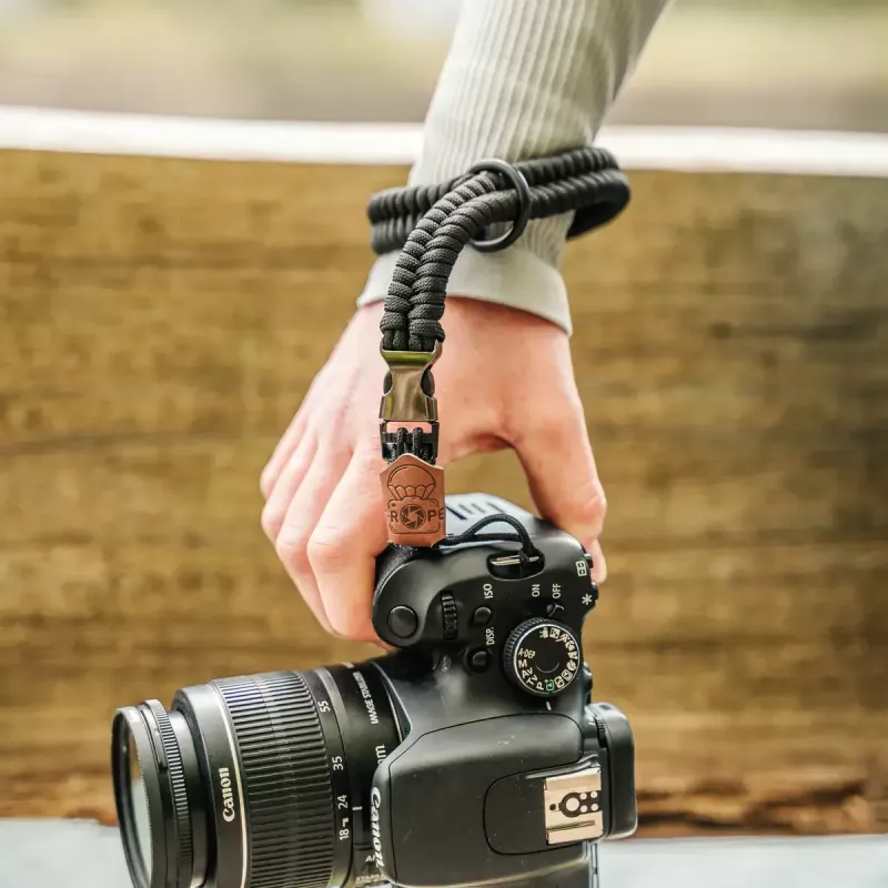 C-ROPE Claw paracord camerapolsband, 30 cm, Coffee