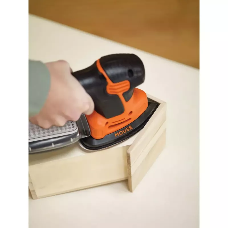Draagbare excenterschuurmachine Black & Decker KA2000-QS