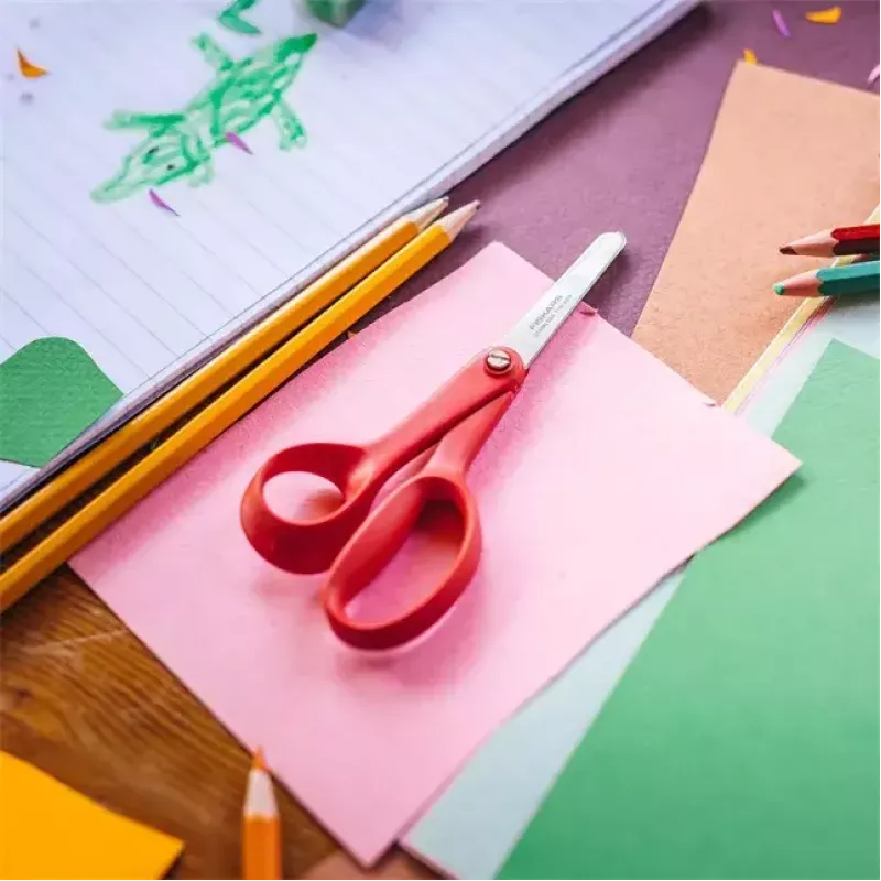 Schaar Fiskars Classic rechte snede voor kinderen, enkelbladig, rood/zilver