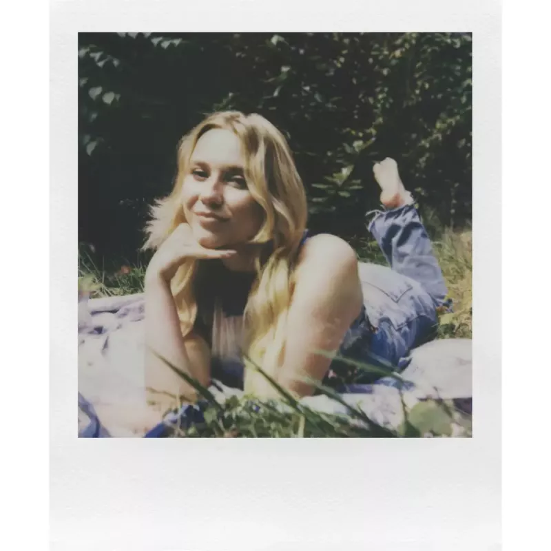 Sofortbildcamera POLAROID Now Gen 3 geel — model 9158, analoge instantcamera, ingebouwde flitser