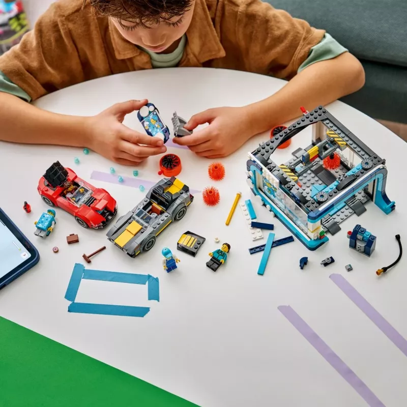 LEGO City 60497 Drive-through-autowasstraat (583 onderdelen)