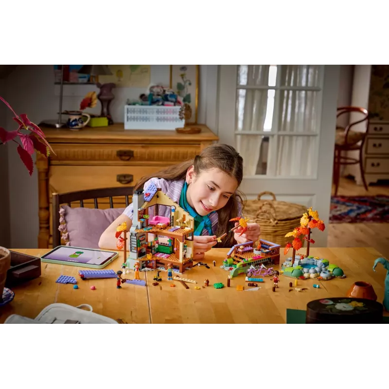 LEGO Friends 42705 Gezellige herfstboshut (1229 onderdelen)