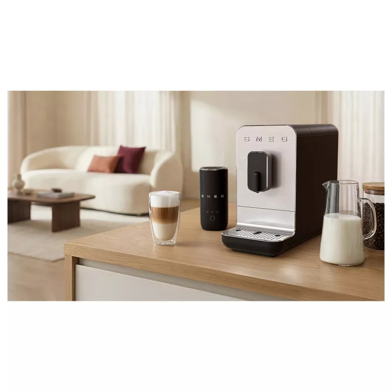 SMEG BCC11BLMEU volautomatische koffiemachine met stoomfunctie, mat zwart